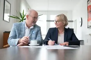 Eckhard Brotte und Bettina Brotte zusammen am besprechen